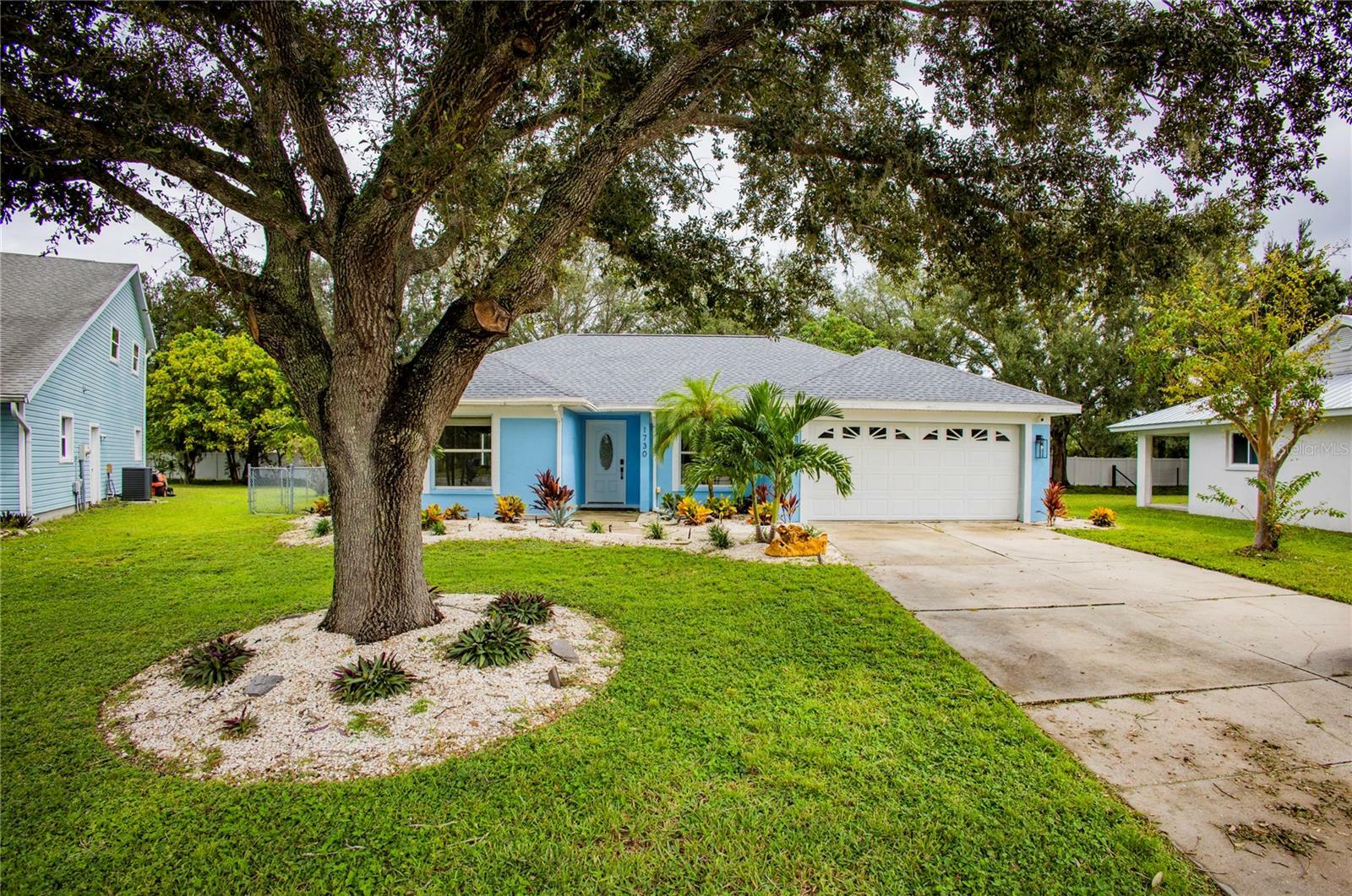 Property Photo:  1730 Nelda Lane  FL 34232 