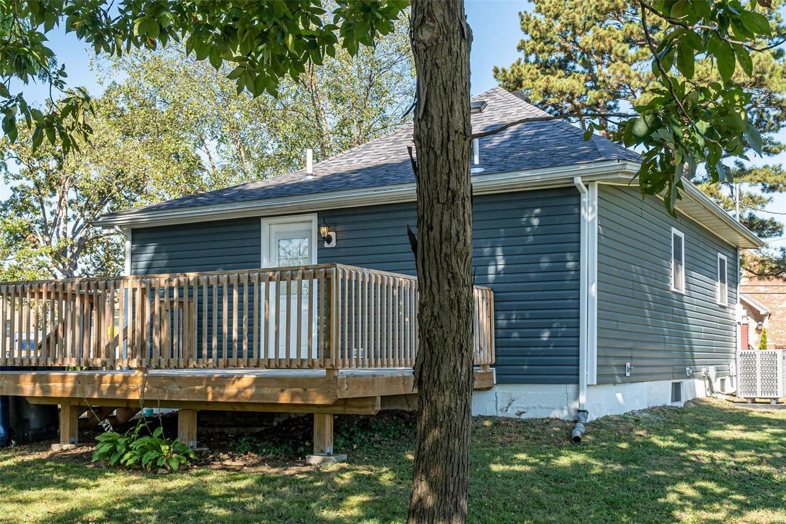 Property Photo:  160 E Springfield Road  MO 63077 