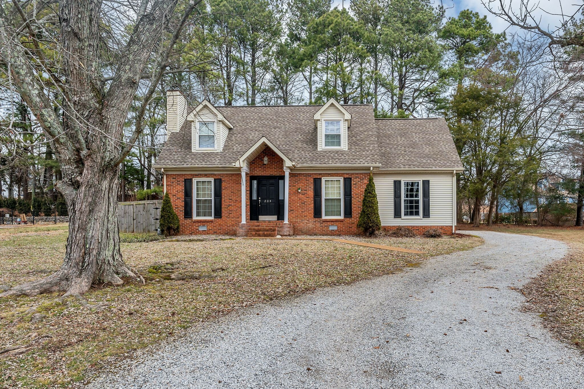 Property Photo: 204 Stephanie Dr TN 37188