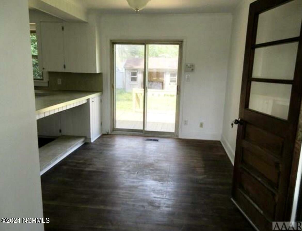 Property Photo:  408 New York Avenue  NC 27909 