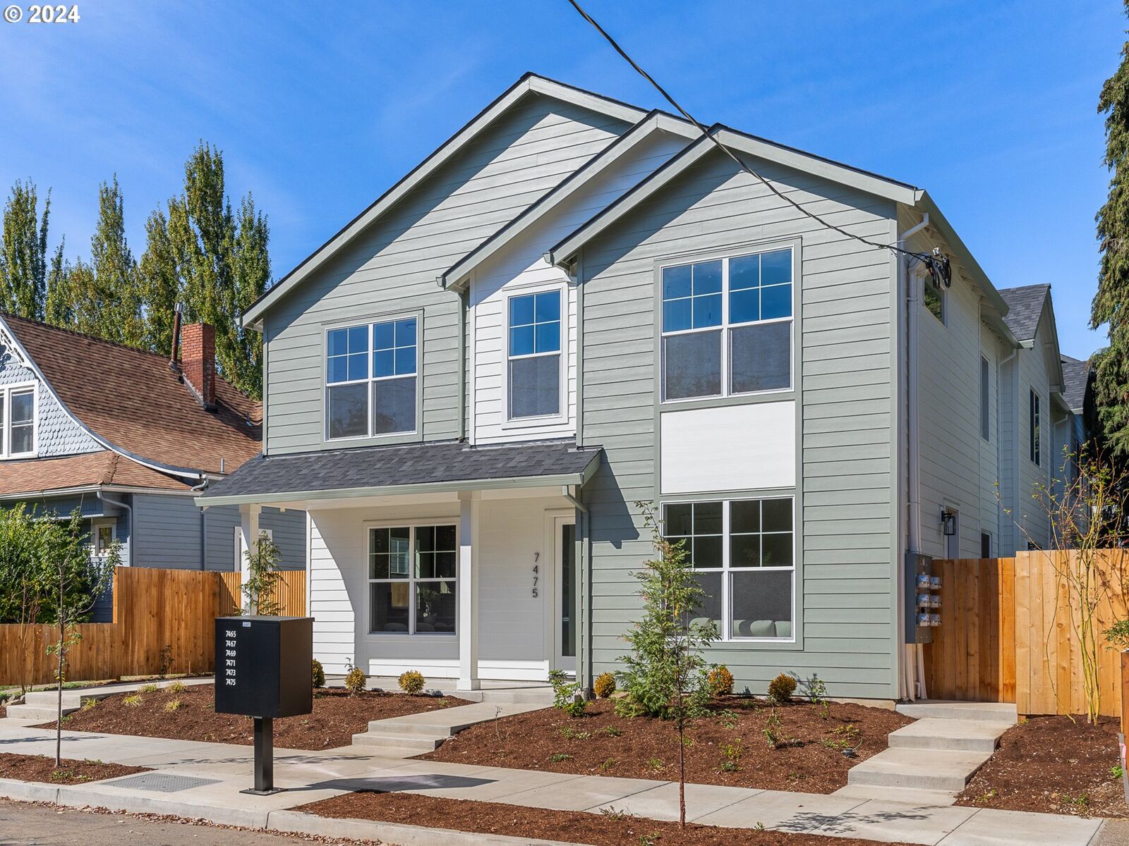 Property Photo:  7465 N New York Ave 6  OR 97203 