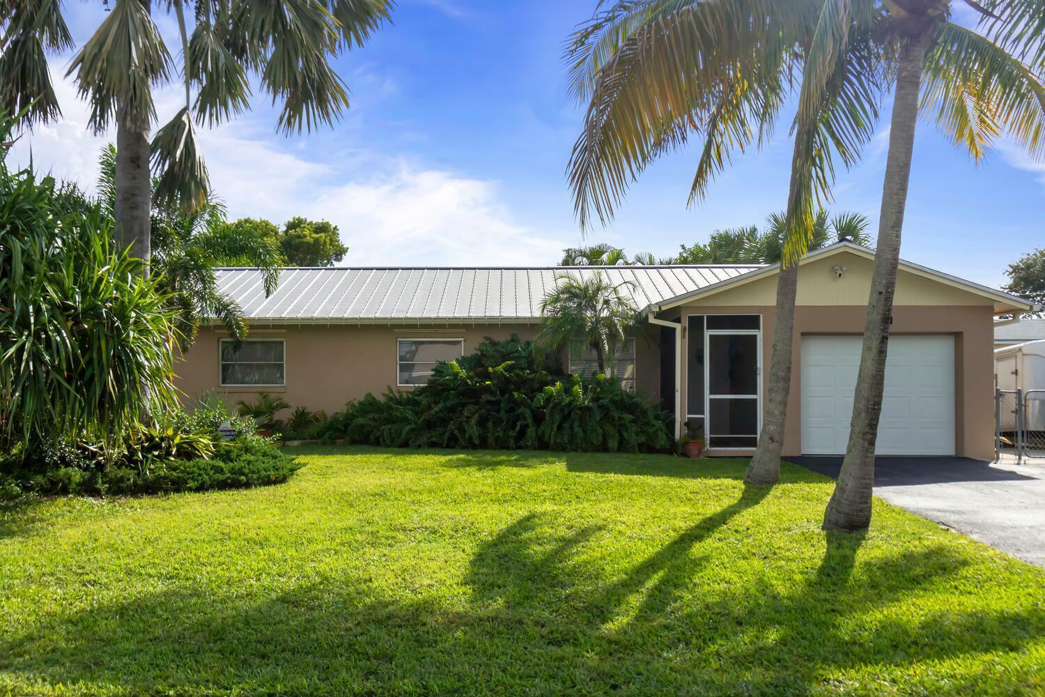 Property Photo:  19141 SE Barus Drive  FL 33469 