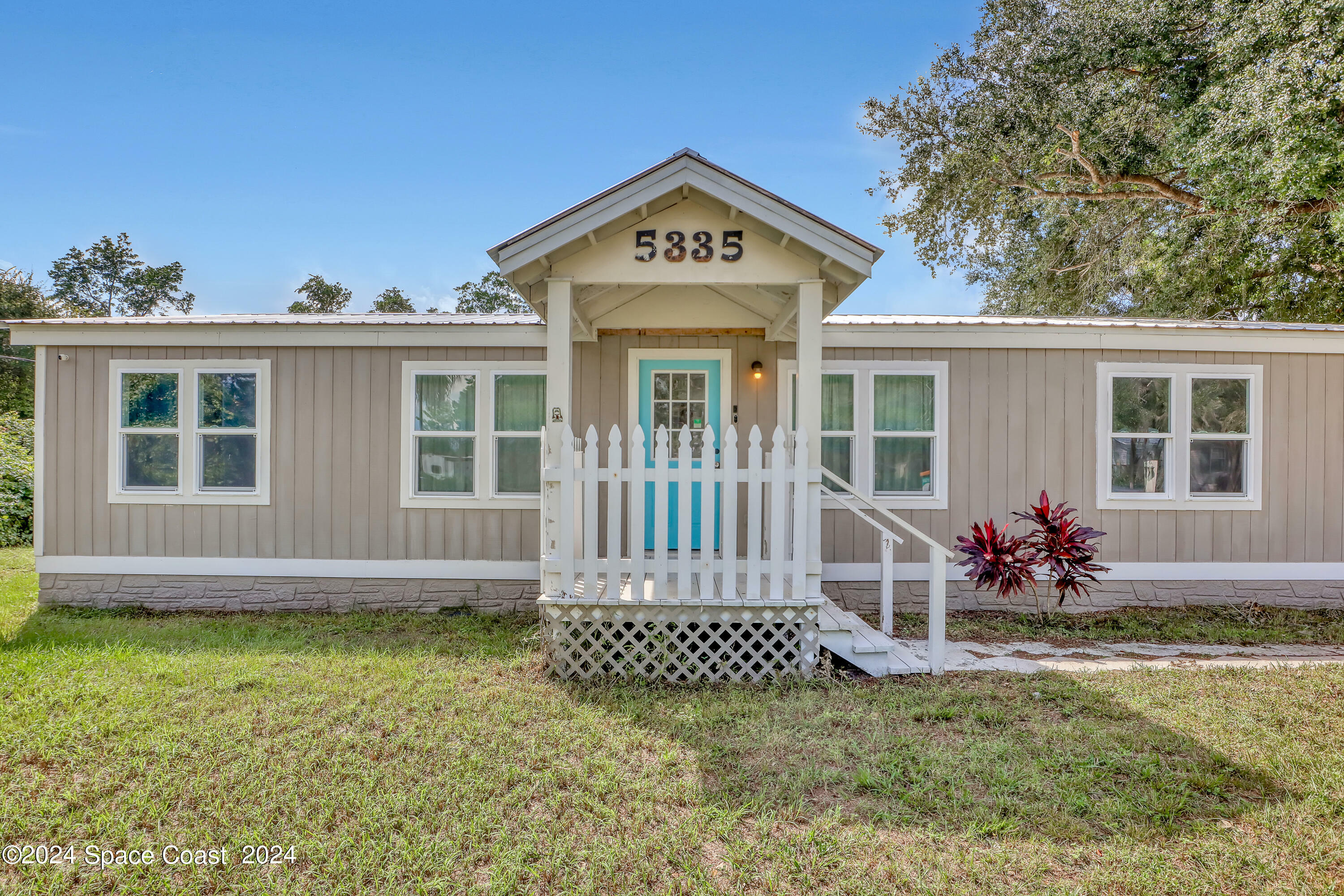 Property Photo:  5335 Bluebill Road  FL 32754 