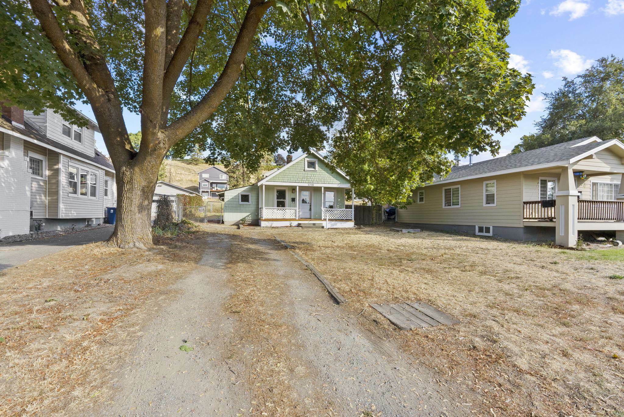 Property Photo:  1226 W Alice Ave  WA 99205 