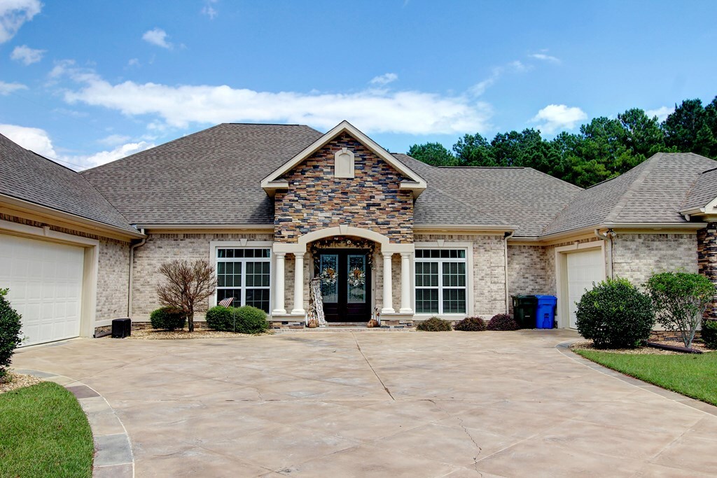Property Photo: 112 Sockeye Ct AL 36301