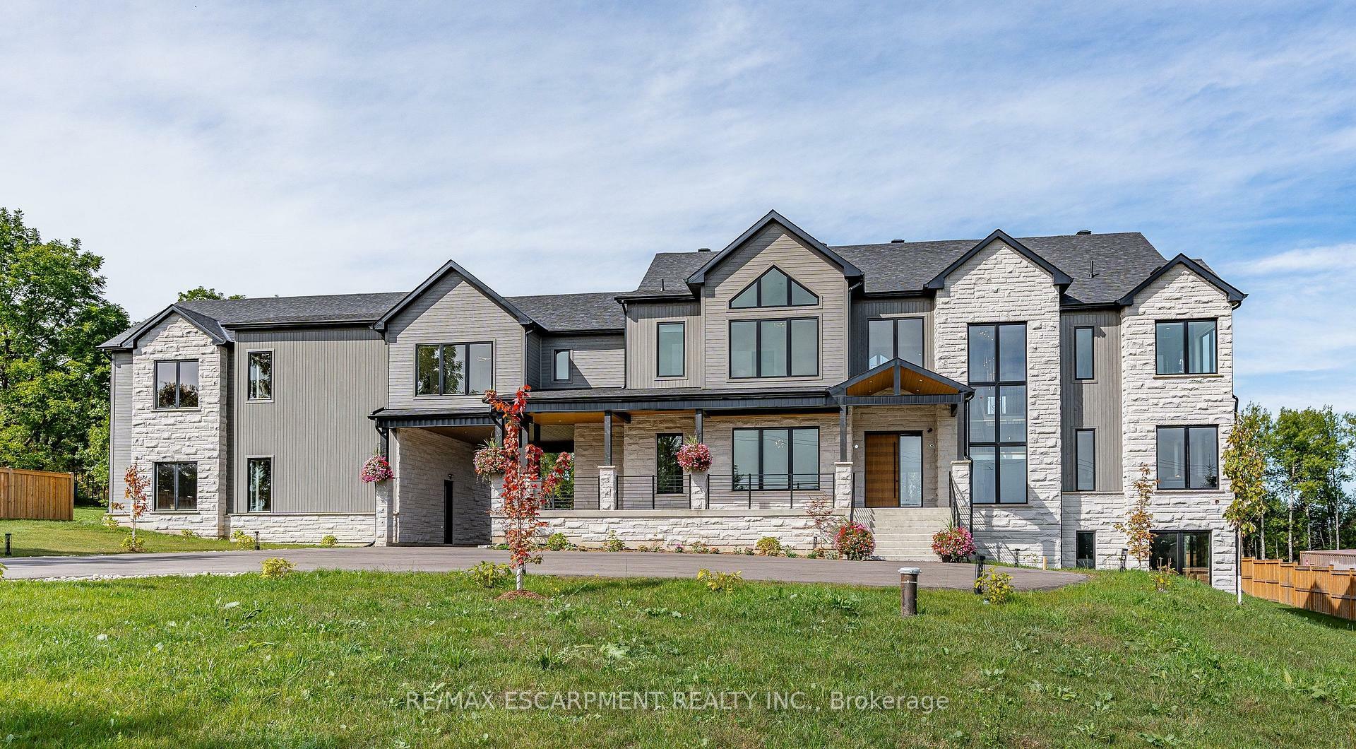 Property Photo: 8920 Wellington Rd 124 N/A ON N1H 6H7
