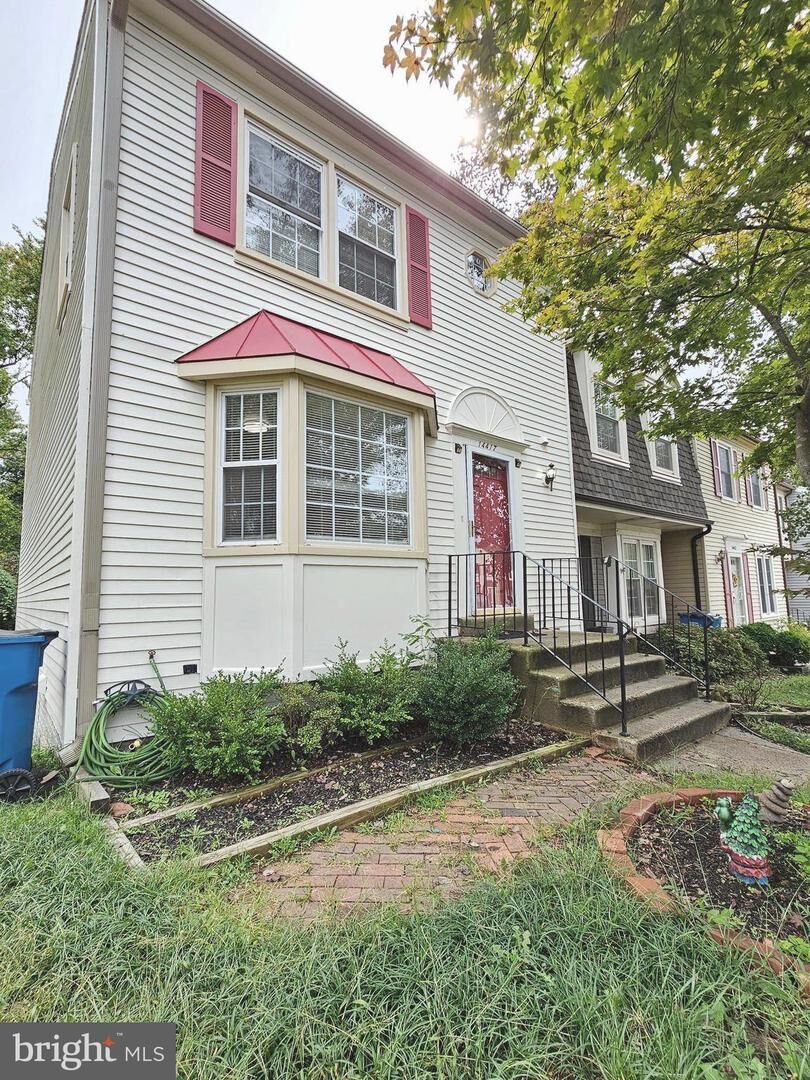 Property Photo: 14417 Four Chimney Drive VA 20120