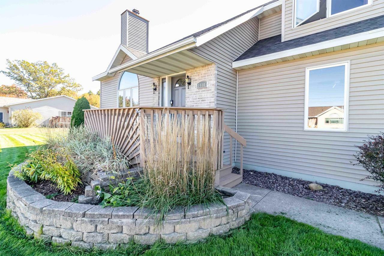 Property Photo:  1410 Grove Avenue  WI 54494 