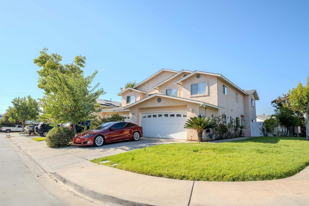 Property Photo:  910 Buckeye Ct  CA 92021 