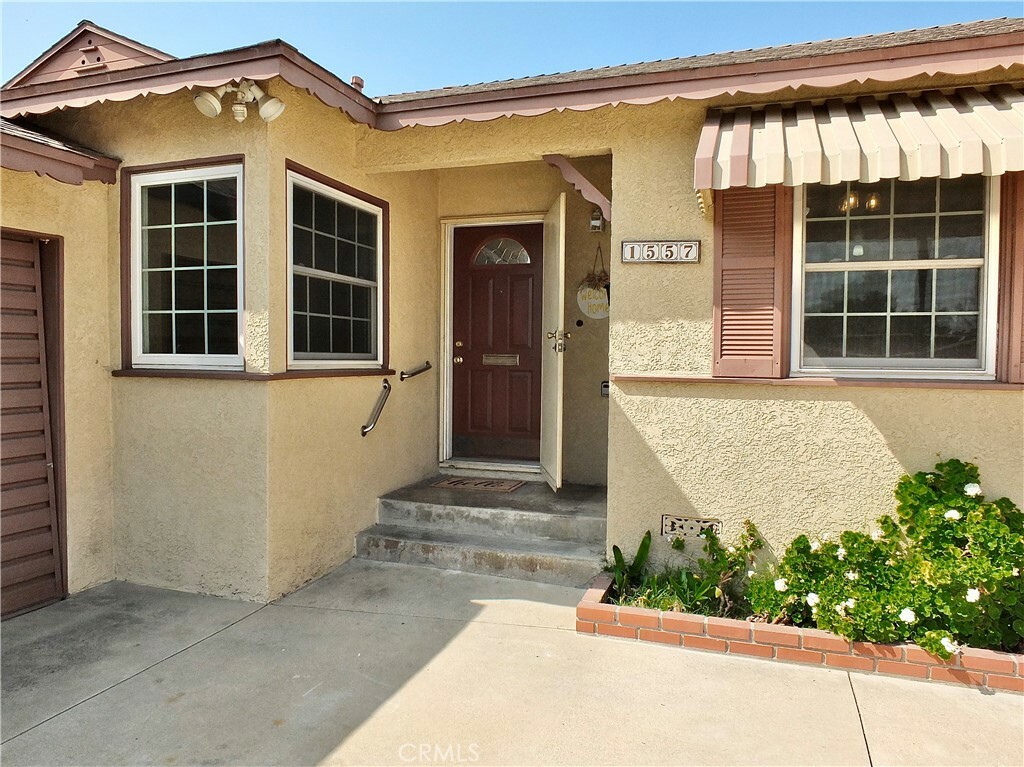 Property Photo:  1557 Island Avenue  CA 90744 