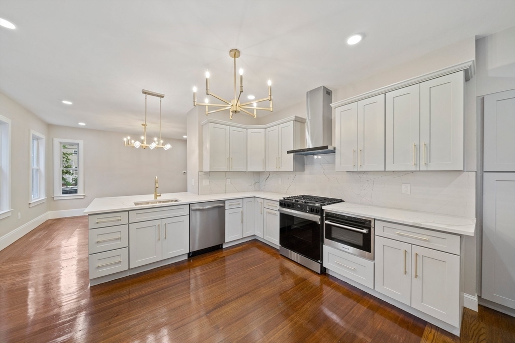 Property Photo:  43 Evergreen Ave 1  MA 02145 