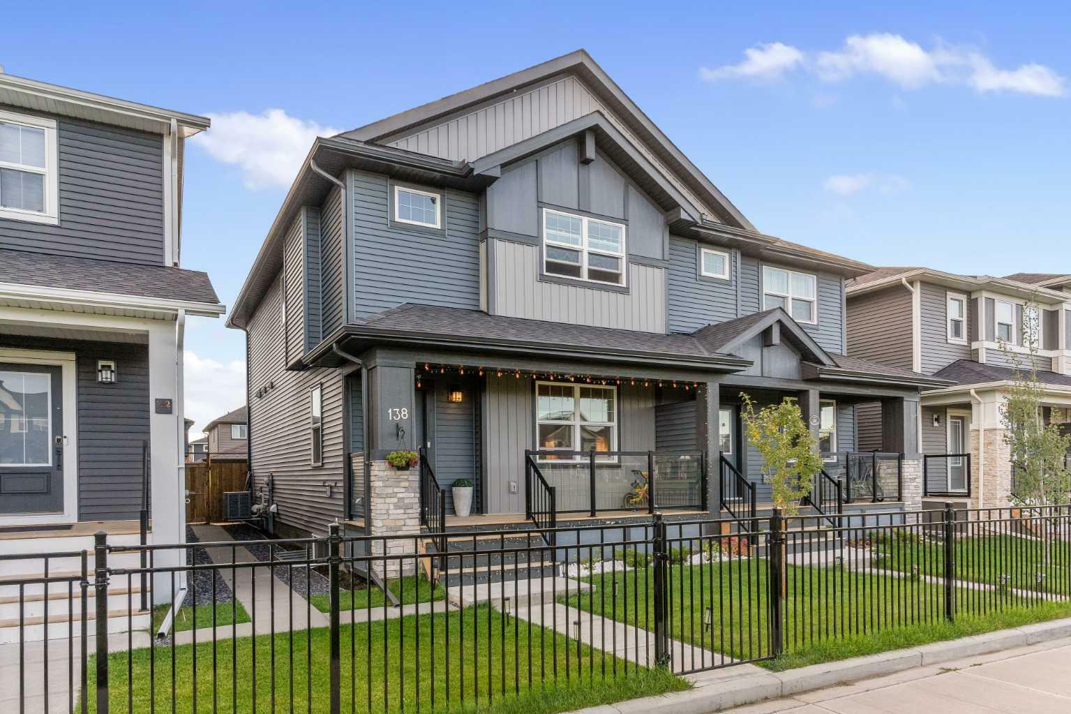 Photo de la propriété:  138 Midgrove Greenway SW  AB T4B 5K7 