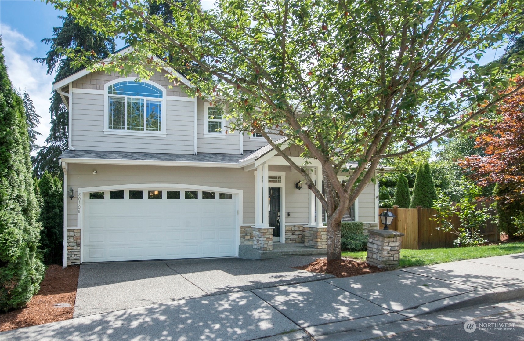 Property Photo:  20108 137th Avenue NE  WA 98072 