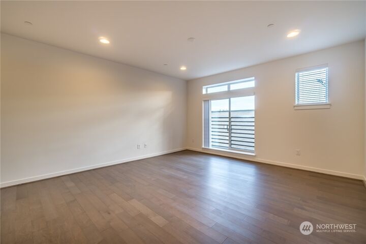 Property Photo: 15733 NE 14th Terrace 2606 WA 98008