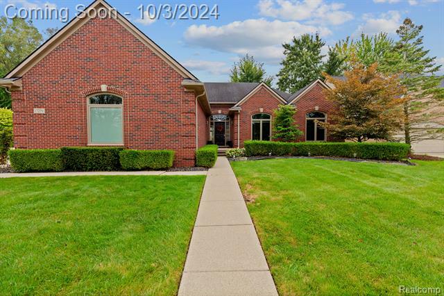 Property Photo:  17270 Devonshire Court  MI 48038 