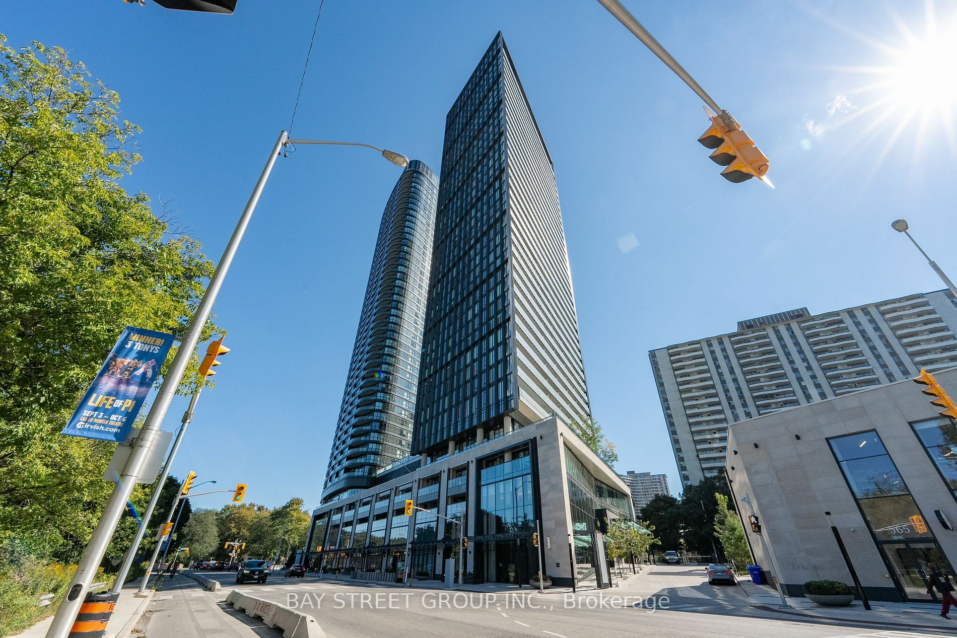 Property Photo:  575 Bloor St E 3310  ON M4W 0B2 