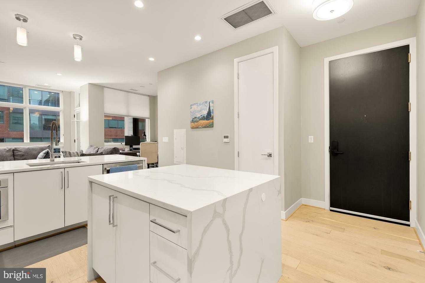 Property Photo:  646 H Street NE 306  DC 20002 