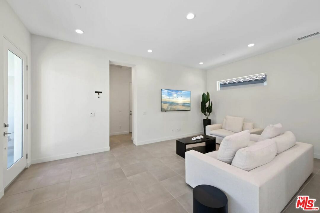 Property Photo:  80240   Platinum Way  CA 92253 