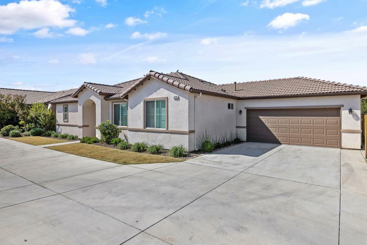 Property Photo:  3209 N Rova  CA 93291 