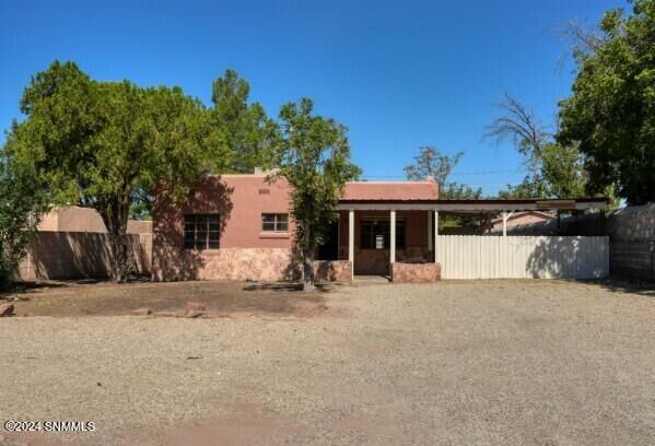 Property Photo:  1435 E Mesa Avenue  NM 88001 