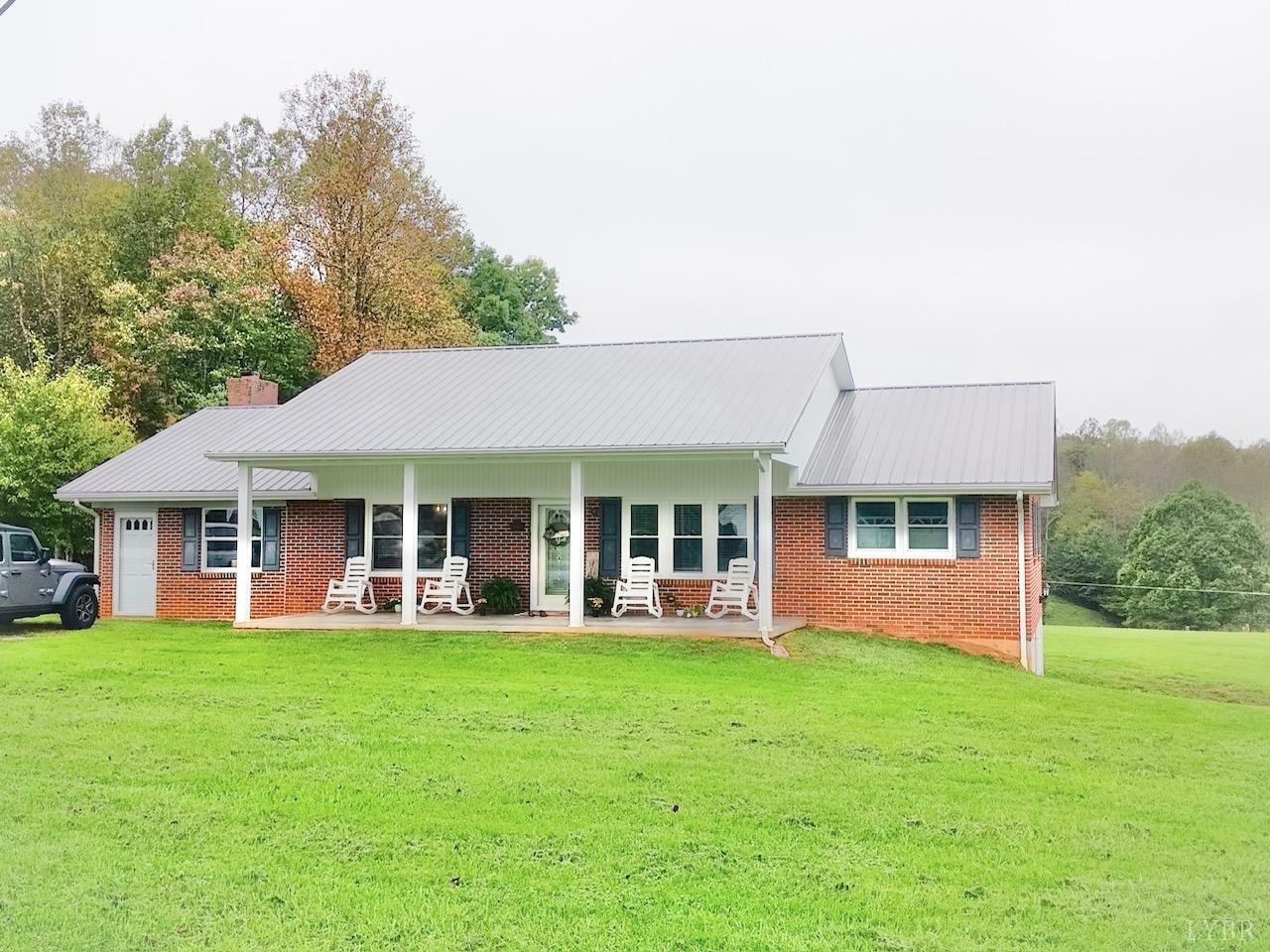 Property Photo:  831 Farm View Road  VA 24092 