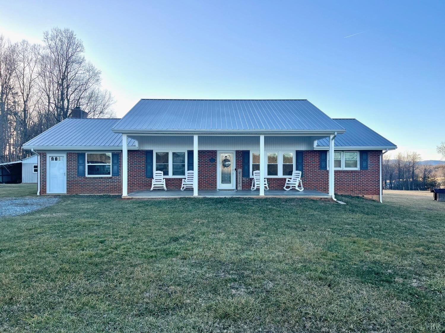 Property Photo:  831 Farm View Road  VA 24092 