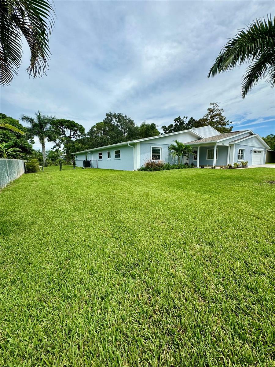 Property Photo:  7602 San Juan Avenue  FL 34209 