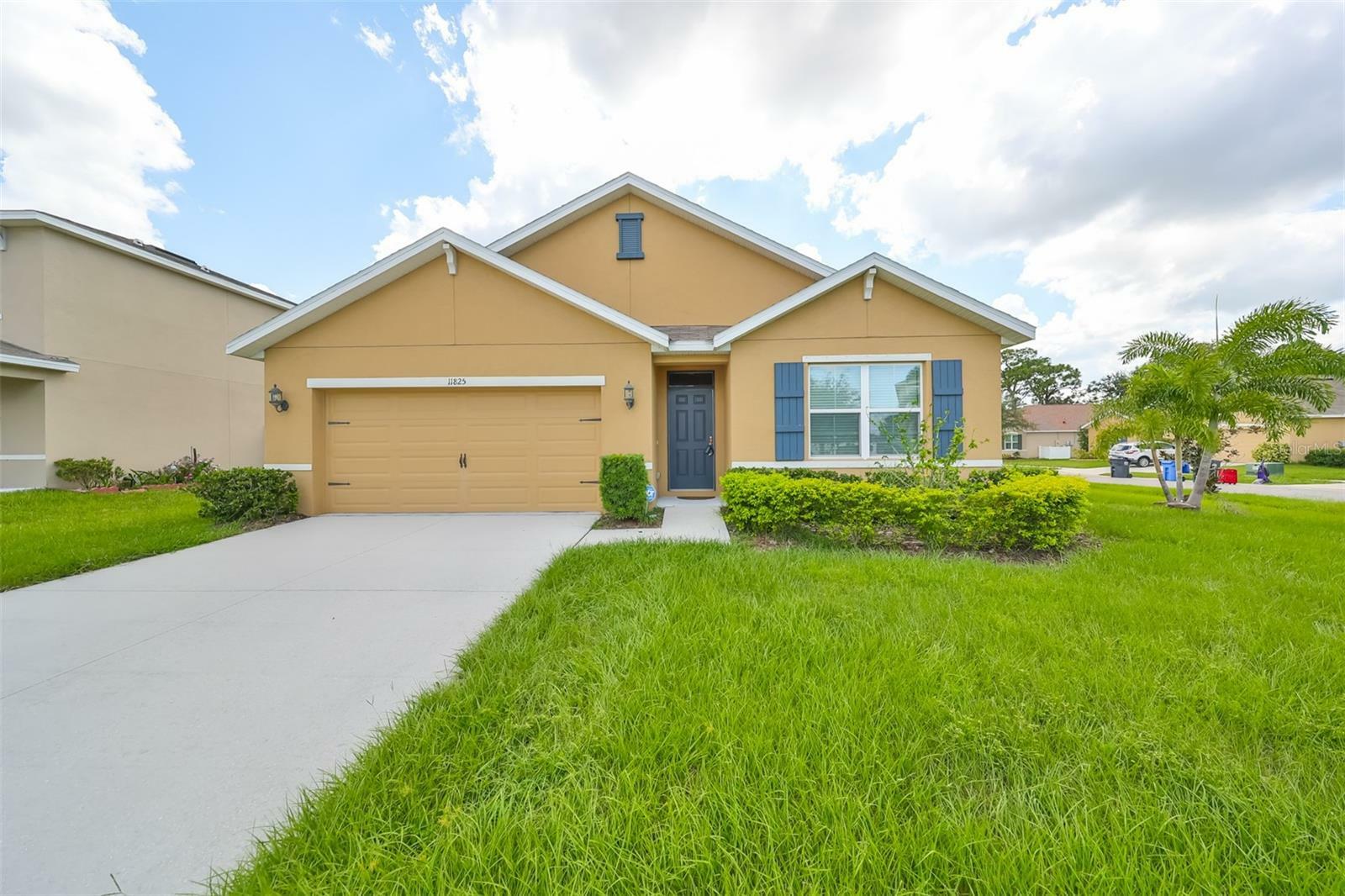 Property Photo:  11825 Myrtle Rock Drive  FL 33578 