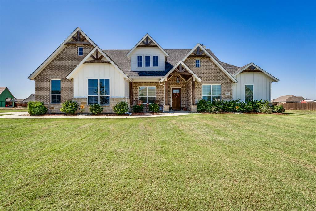 Property Photo:  821 Prairie Falcon Glen  TX 75167 