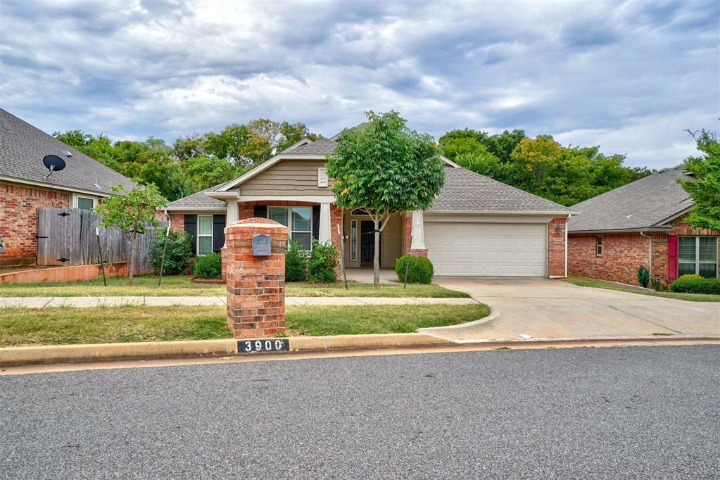 Property Photo:  3900 Sierra Vista Way  OK 73071 