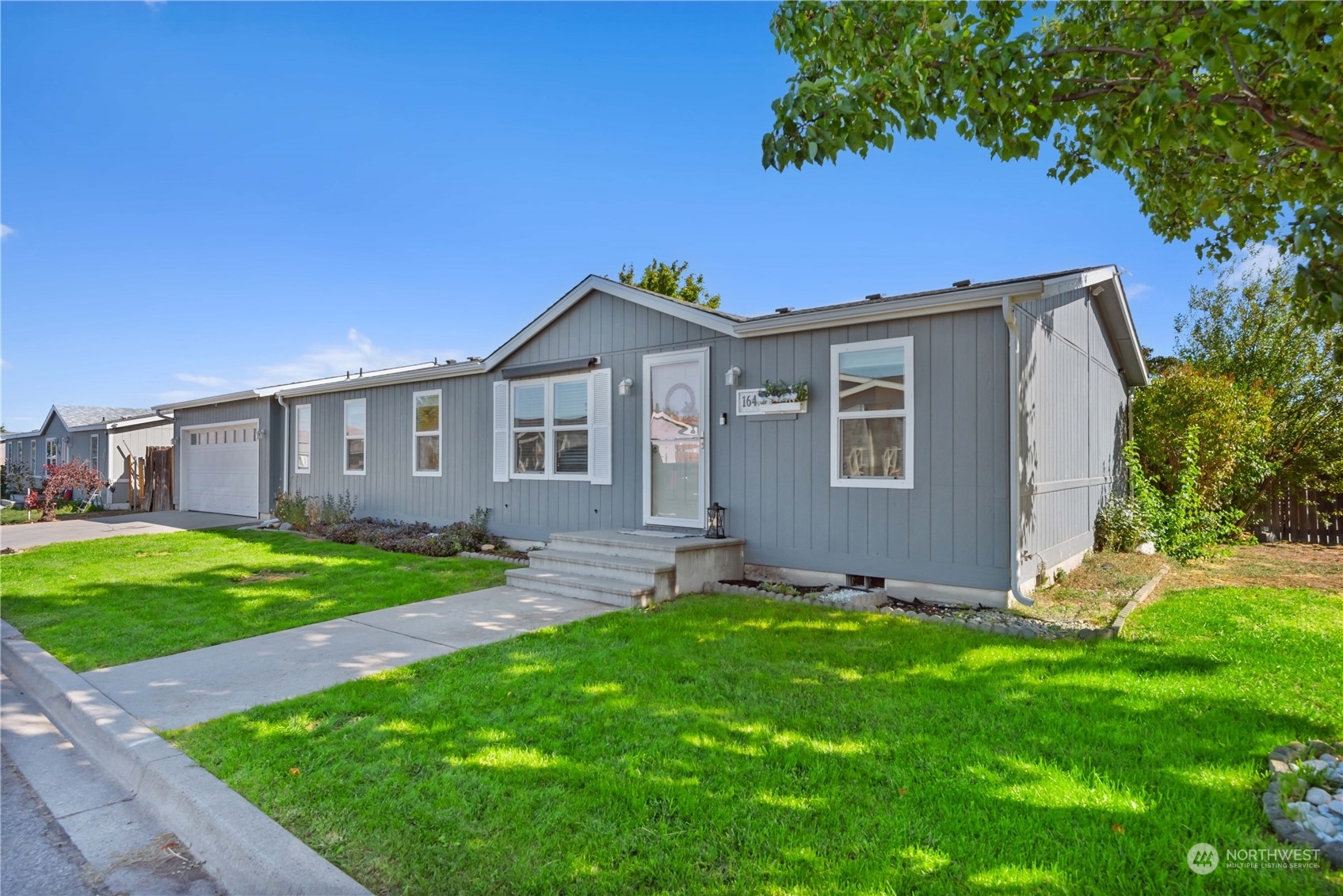 Property Photo: 1643 Ridgeview Lane WA 98801