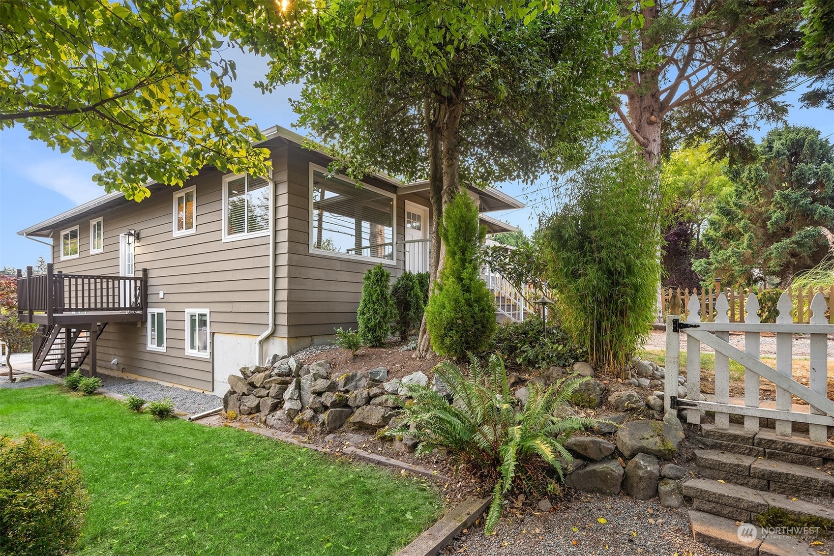 Property Photo:  24718 Marine View Drive S  WA 98198 