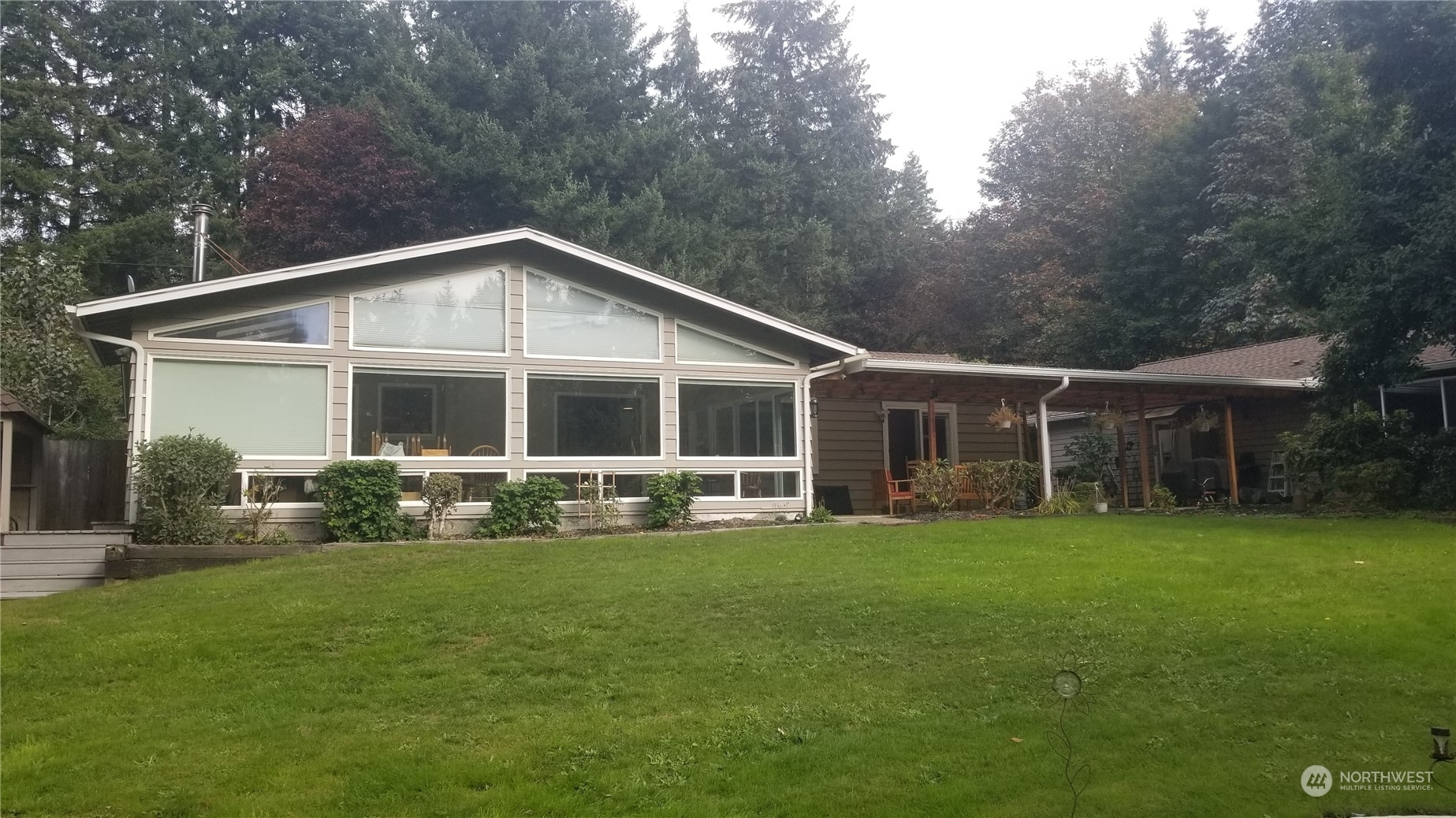 Property Photo:  10315 210 Avenue NE  WA 98034 