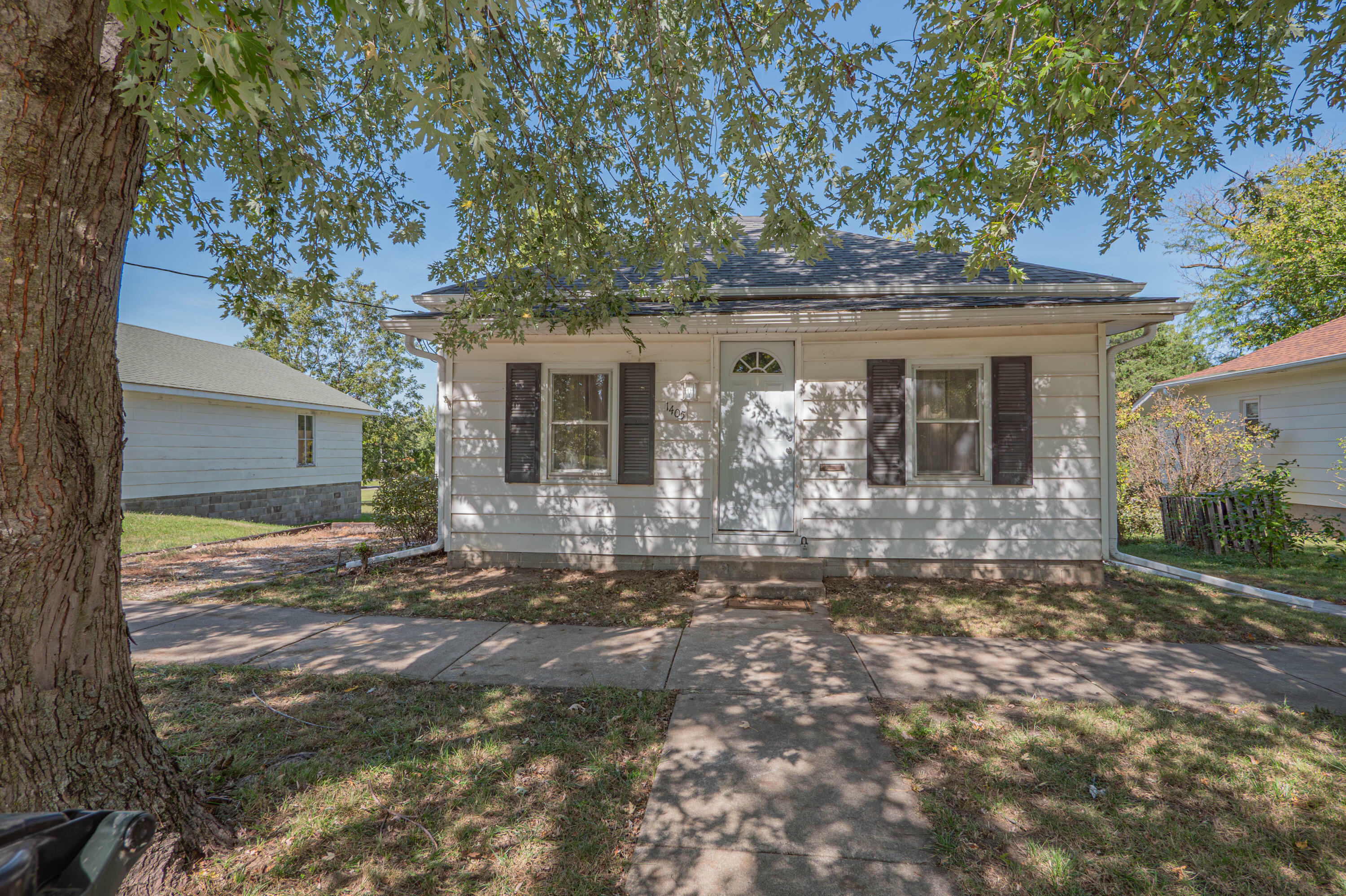 Property Photo:  1405 Myra St.  MO 65270 