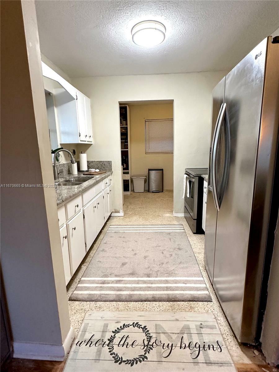 Property Photo:  365 NW 16th St  FL 33030 