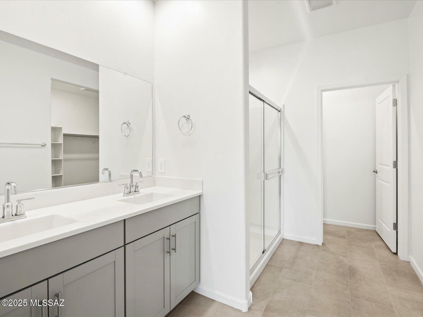 Property Photo: 9944 N Solstice Avenue AZ 85743