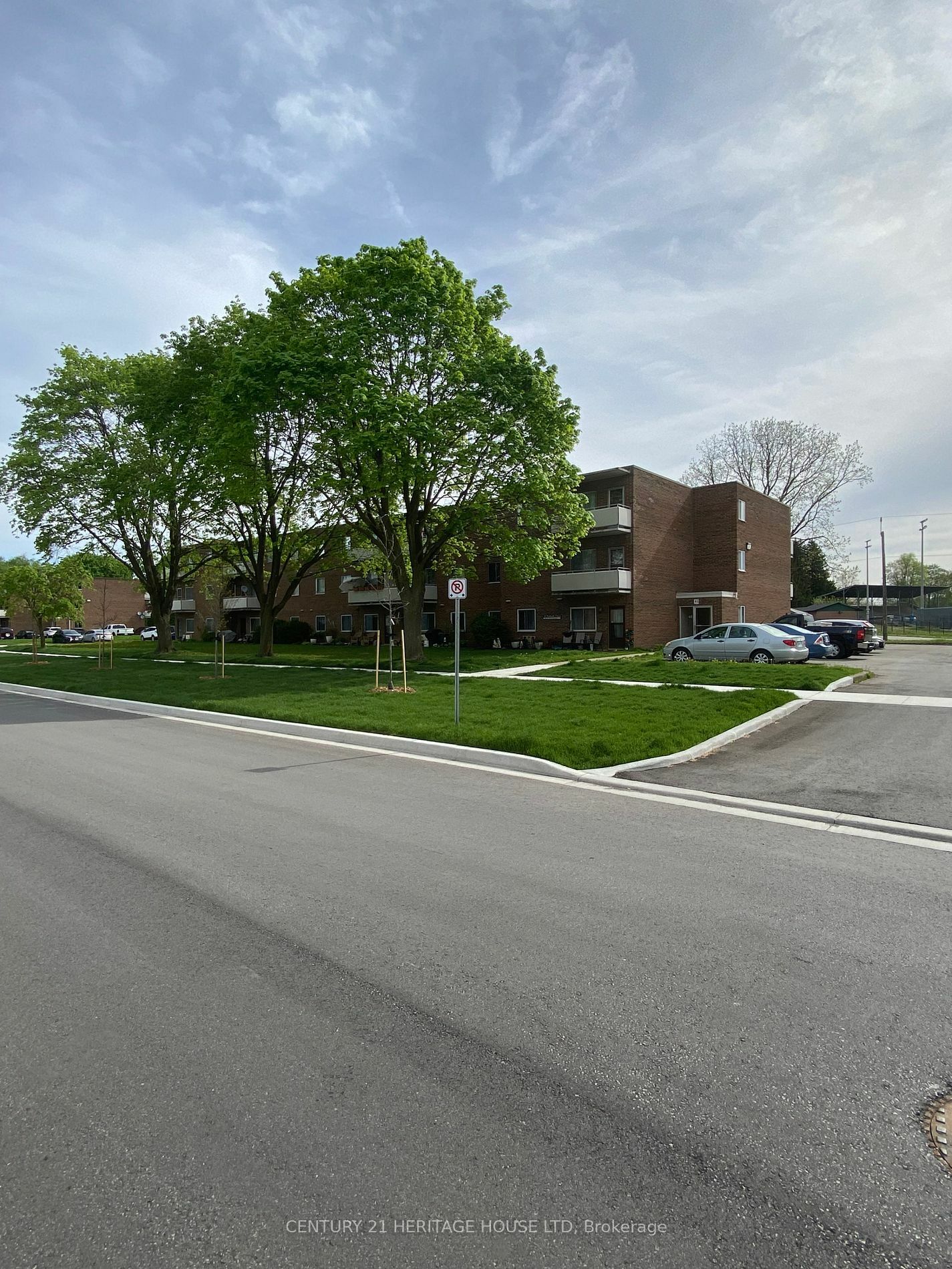 Photo de la propriété:  31 Parkside Dr 304  ON N5R 3V1 