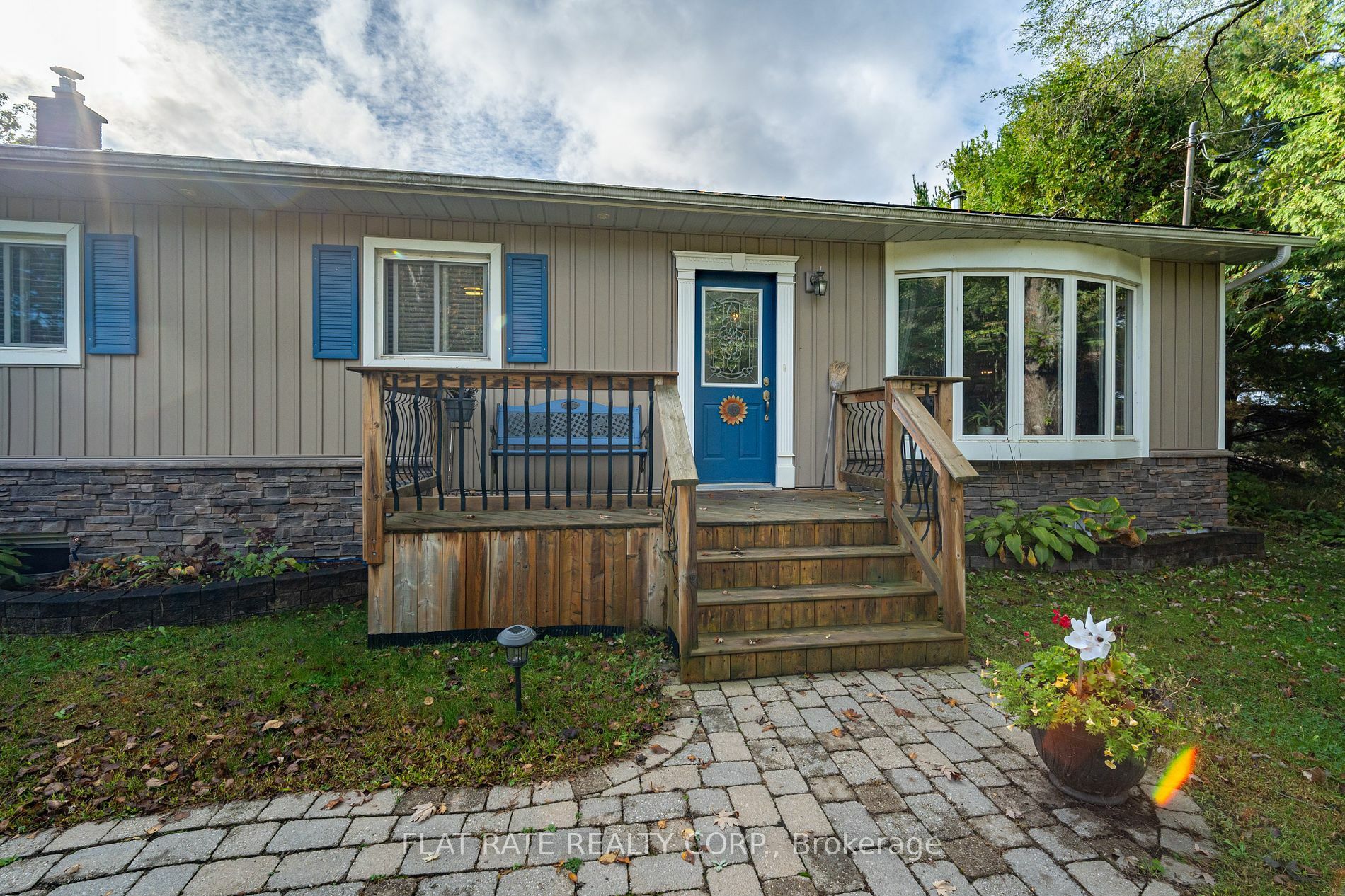 Property Photo:  347 Birchview Rd  ON K0L 2H0 