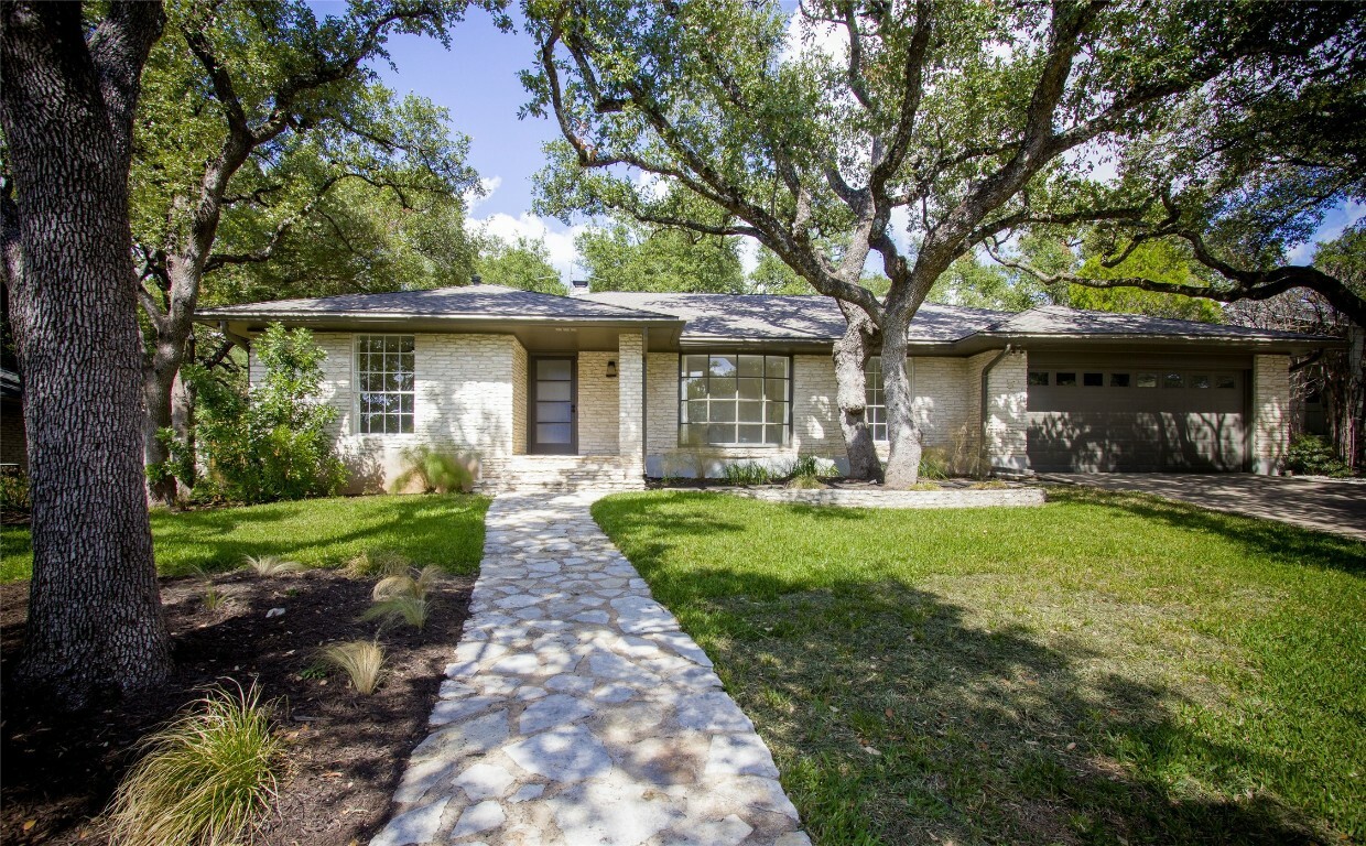 Property Photo:  3902 Sidehill Path  TX 78731 