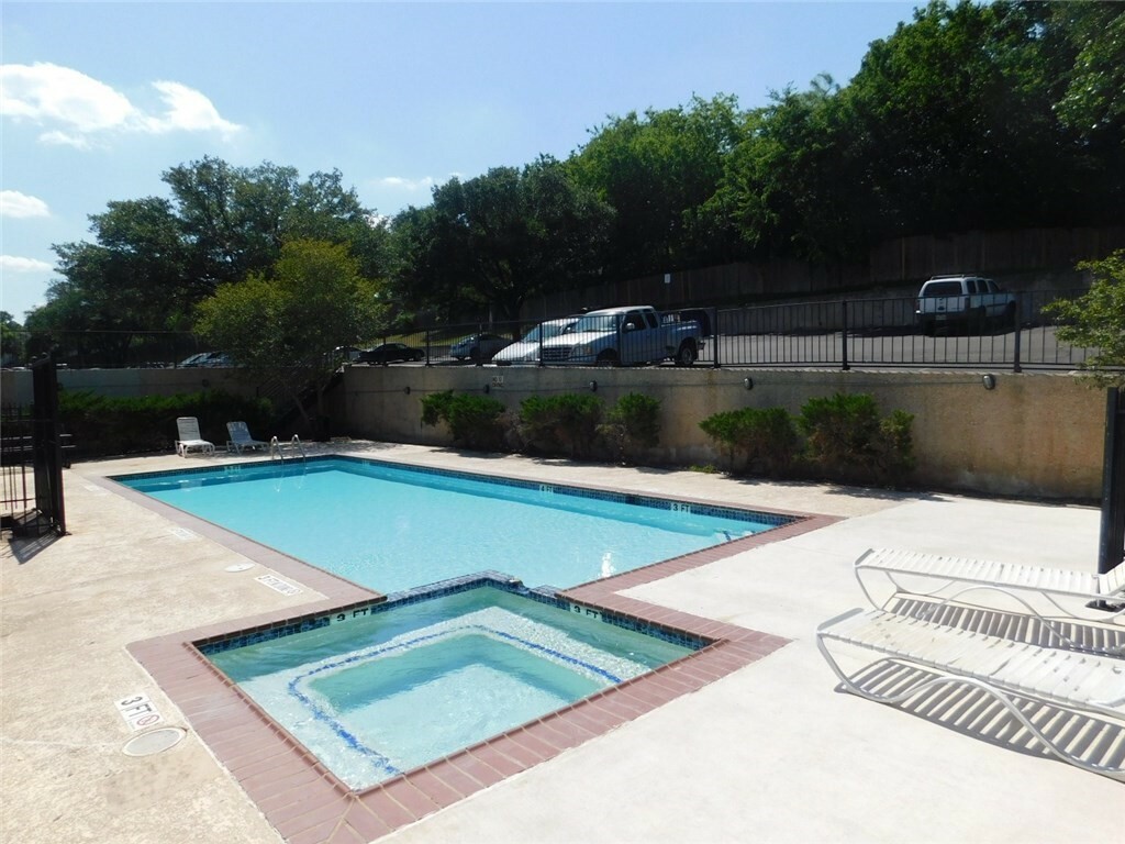 Property Photo:  1840 Burton Drive 174  TX 78741 