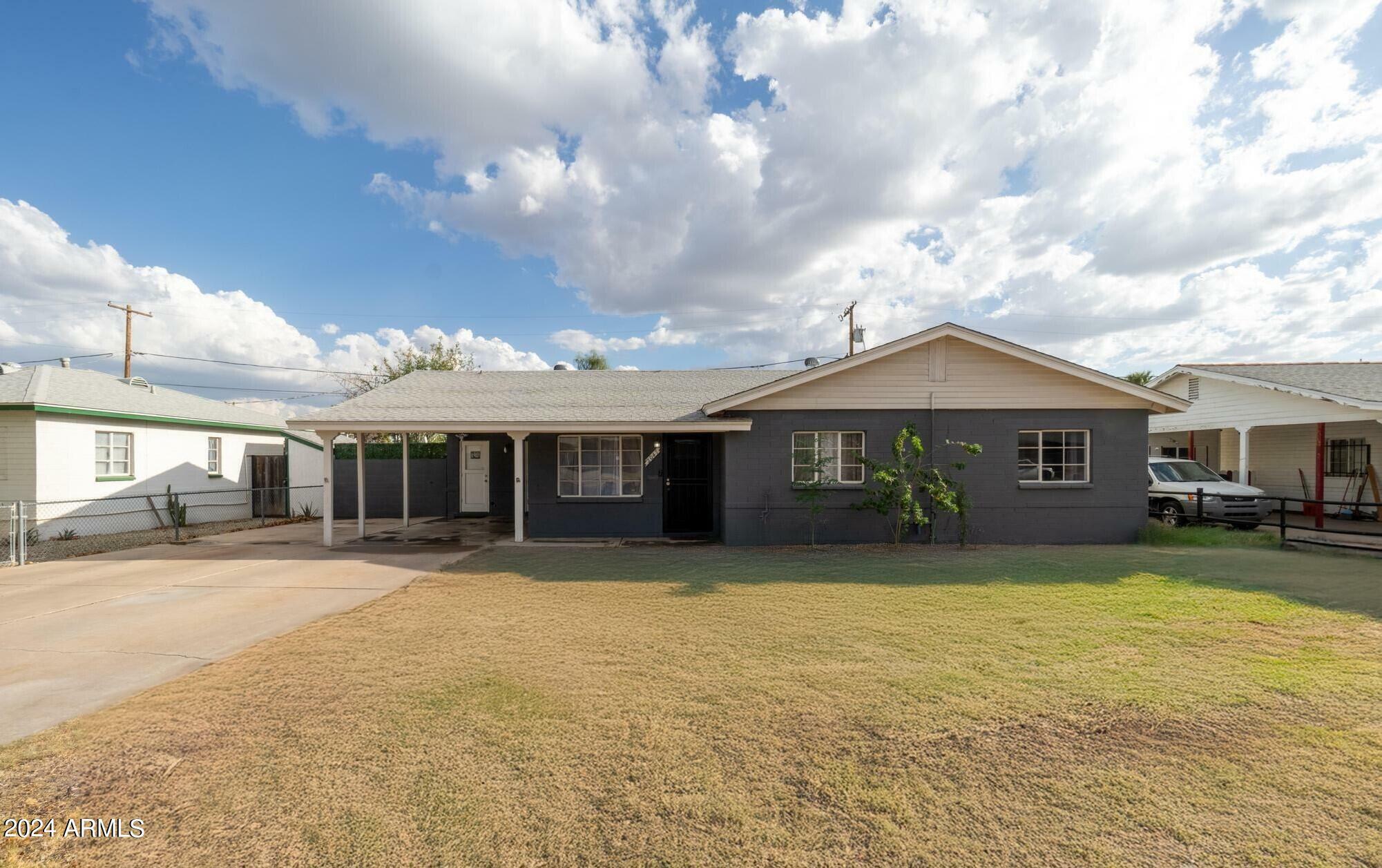 Property Photo: 2047 W Maryland Avenue AZ 85015