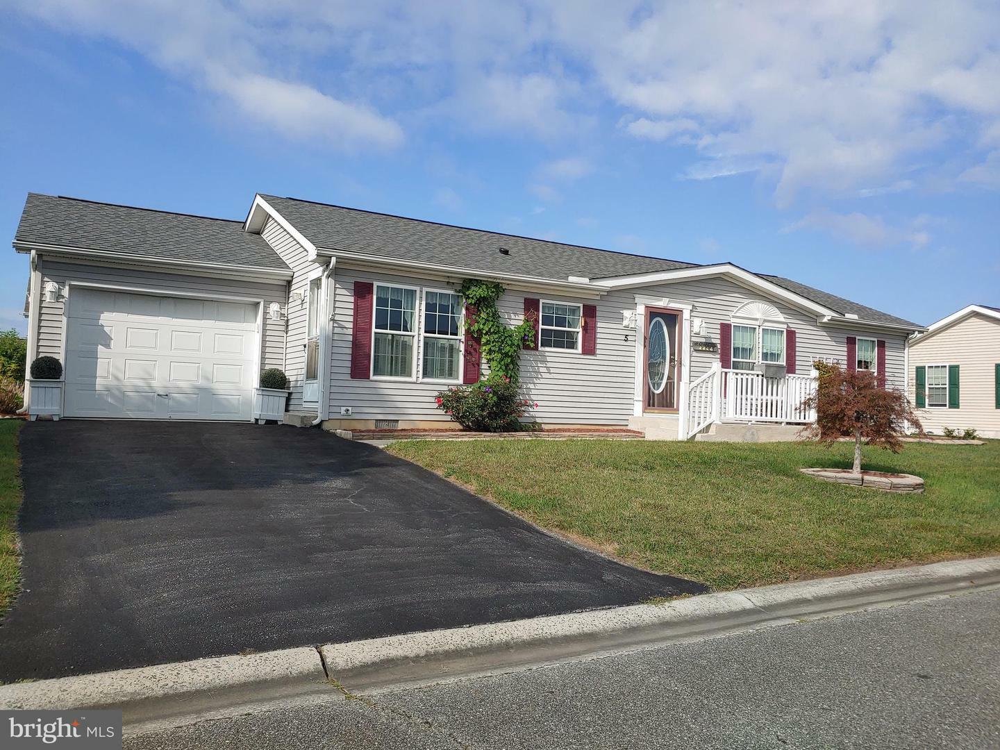 Property Photo:  5 Michele Drive  DE 19901 
