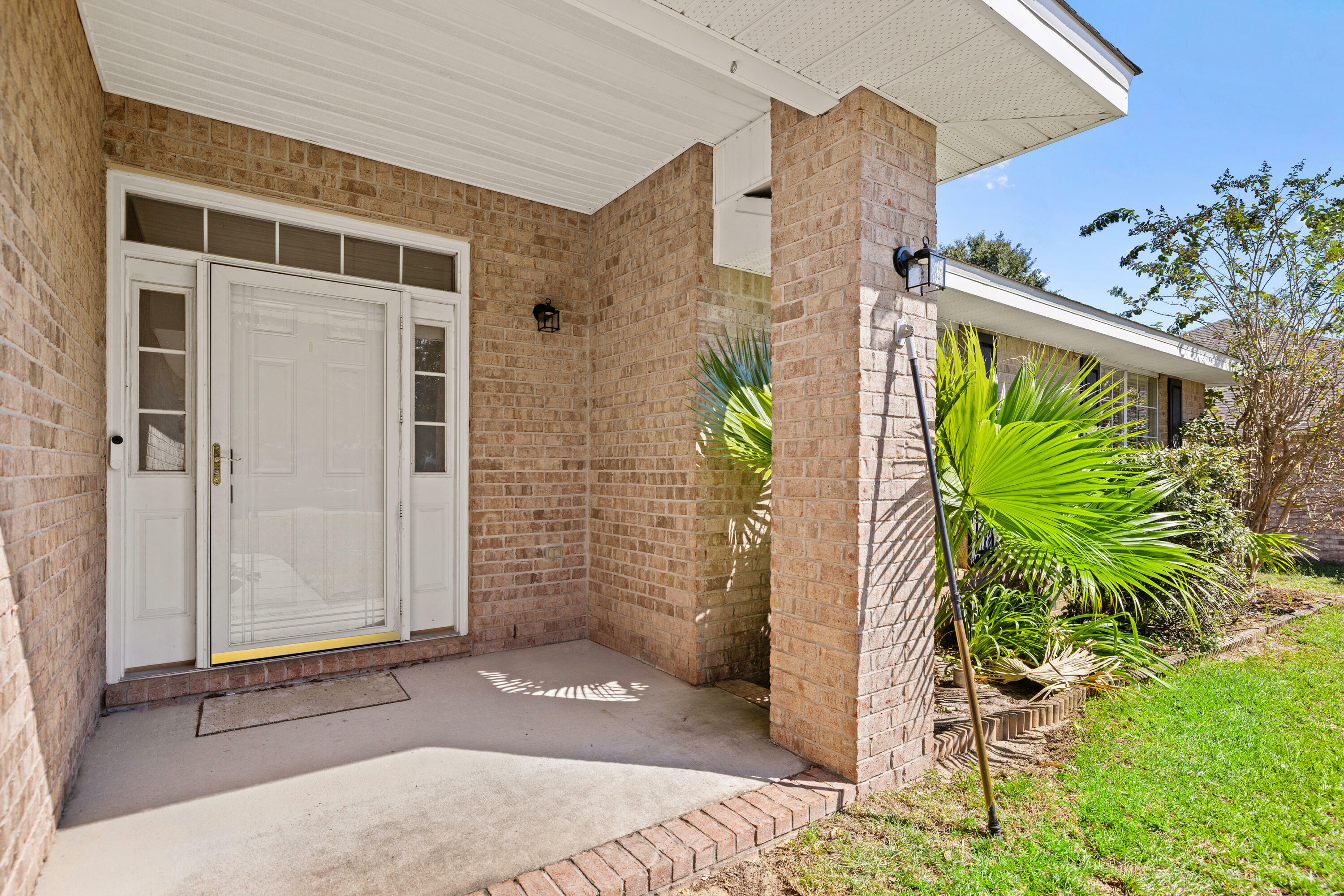 Property Photo:  208 Citadel Lane  FL 32539 