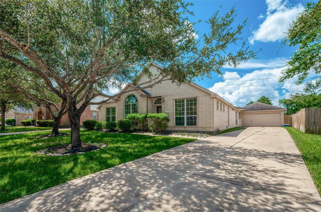 Property Photo:  11410 Starlight Bay Street  TX 77584 