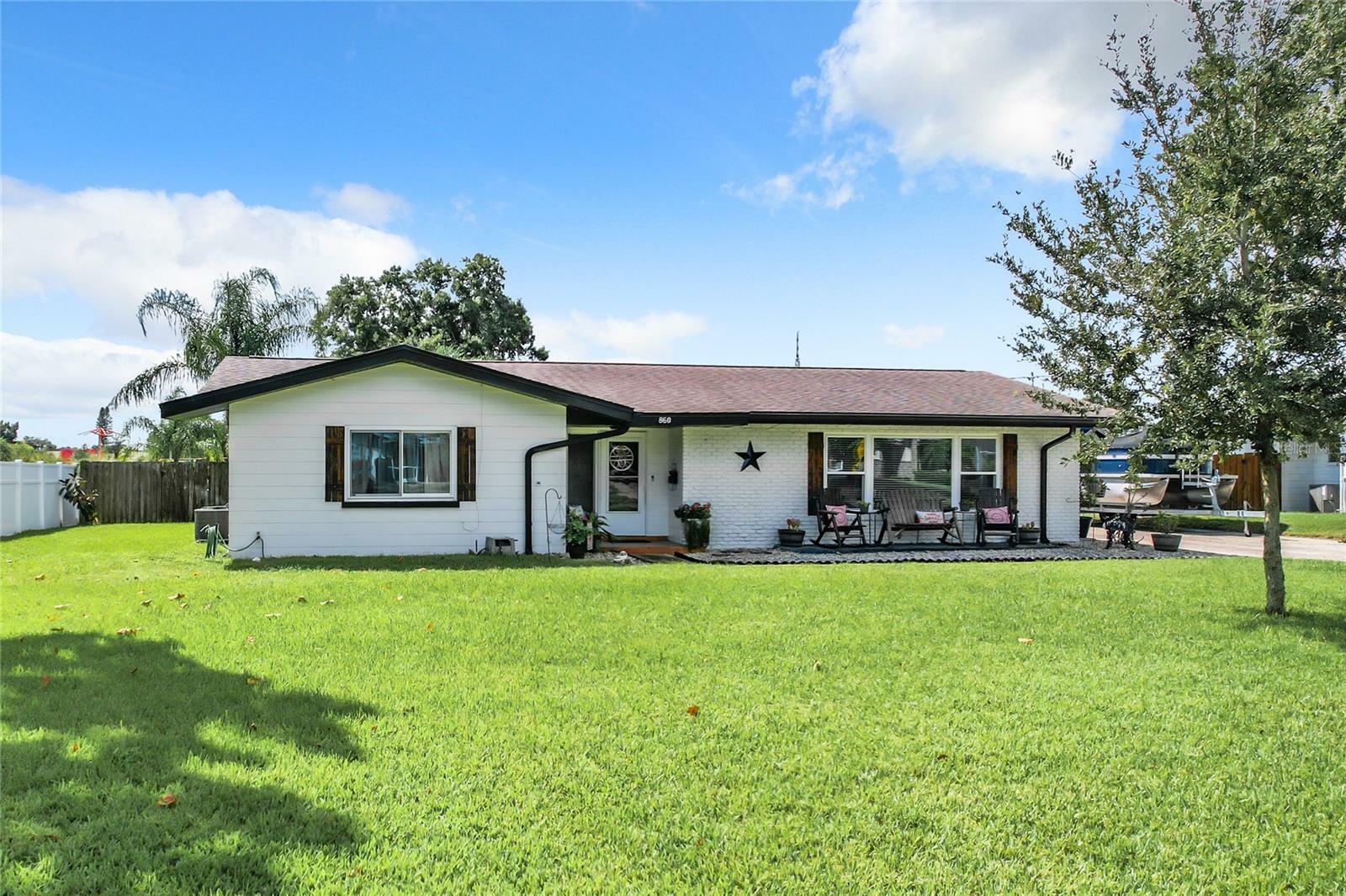 Property Photo:  860 Piedmont Drive SE  FL 33880 