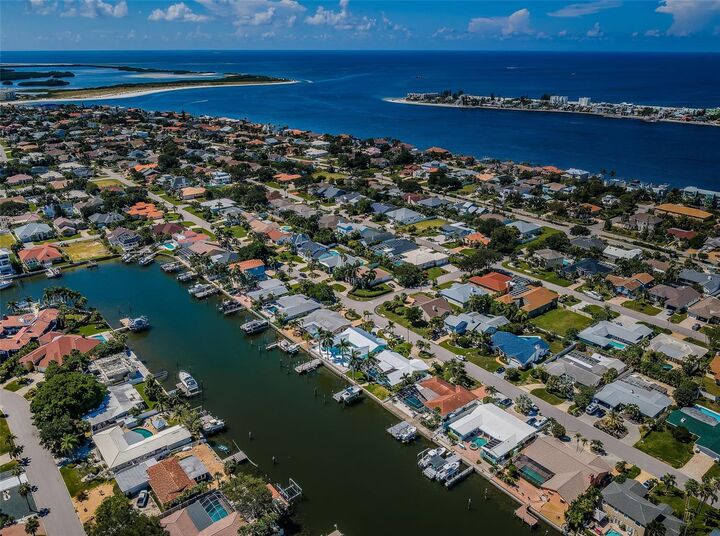 Property Photo: 357 6th Avenue N FL 33715
