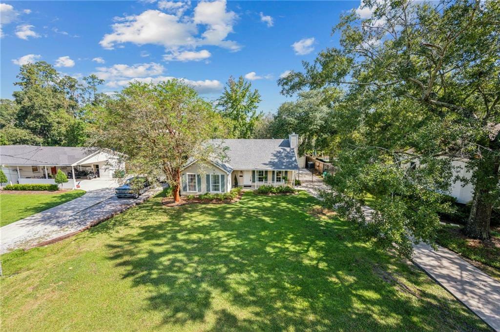 Property Photo: 510 W 19th Avenue LA 70433