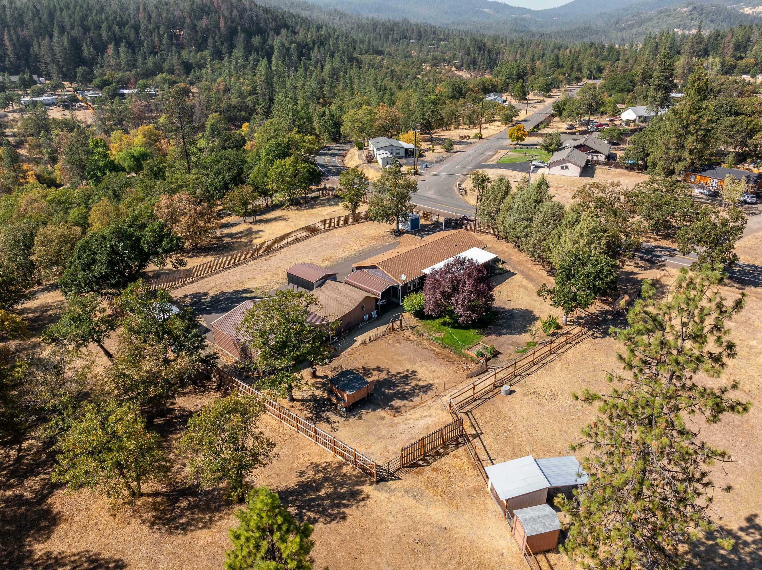 6100 Rogue River Drive  Eagle Point OR 97524 photo