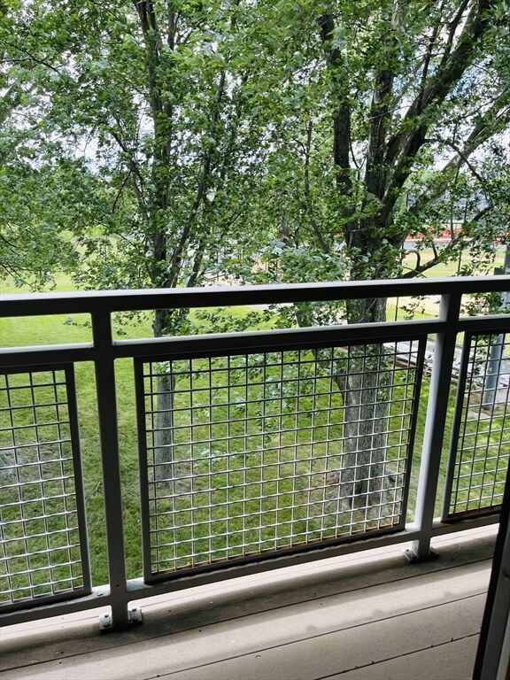 Property Photo:  16 Boardman St 202  MA 02128 