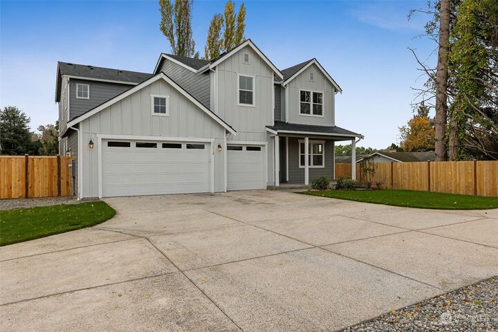 Property Photo:  11712 63rd Street Court E  WA 98372 